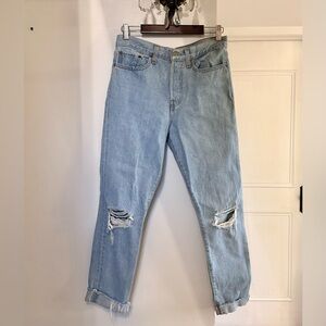 Levi’s Ripped Light Wash Jeans Size 28